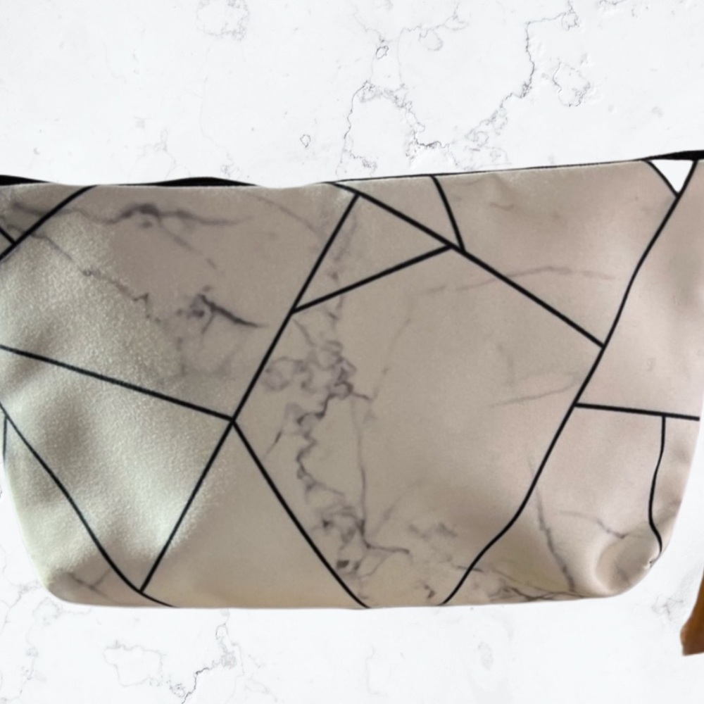 🆕 WHITE COSMETICS BAG
